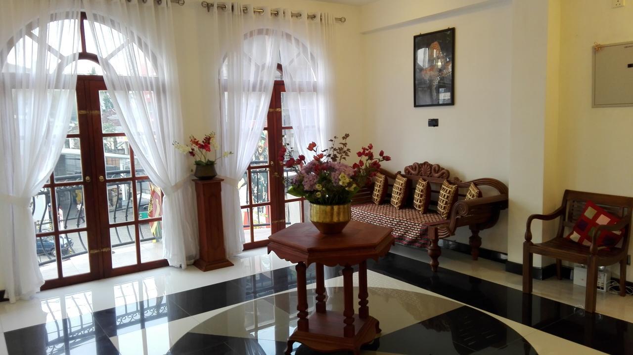 Hotel Richmond House Colombo à Nugegoda Extérieur photo